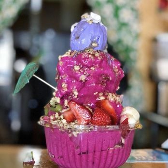 Makani's Magic Pineapple Shack - Açaà bowl - Juice Bars & Smoothies Near Me - Hilo, Hawaii Makani's Magic Pineapple Shack - Açaà bowl - Juice Bars & Smoothies Near Me - Hilo, Hawaii