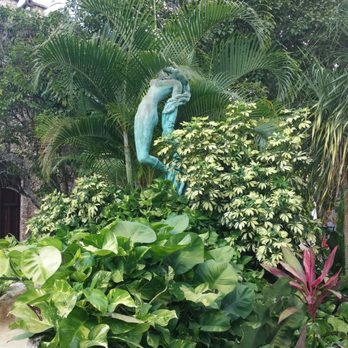 Hacienda Kaan AC - Fountain in the pool - Hotels Near Me - Valladolid, YUC
