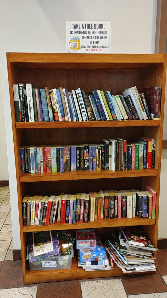 PITTSFORD COMMUNITY LIBRARY Updated July 2024 30 Photos & 12 Reviews 24 State St