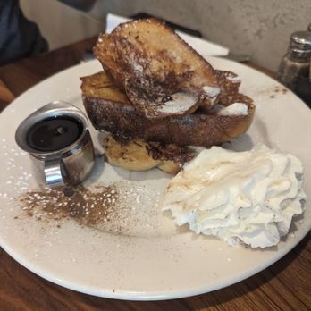 Bella's Cafe - Challah French Toast - Breakfast & Brunch Near Me - New Haven, Connecticut