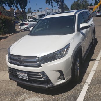 Rocket Town Honda - 2018 Toyota Highlander - Car Dealers Near Me - Lompoc, California Rocket Town Honda - 2018 Toyota Highlander - Car Dealers Near Me - Lompoc, California