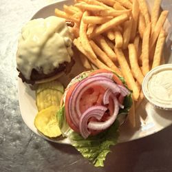 Amber Lantern Brewing Company - Smitty Burger :)