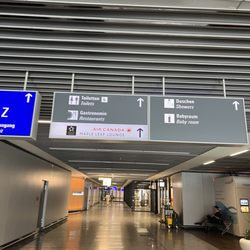 Air Canada Maple Leaf Lounge