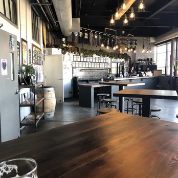 Faction Brewing - Breweries Near Me - Alameda, California