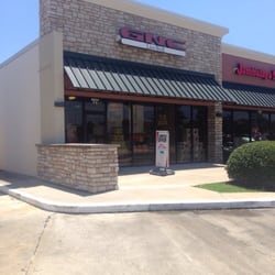 GNC - Front entrance