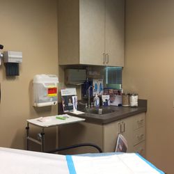 Jonathan Kurss, MD - Nice, clean rooms...
