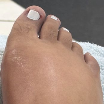 Nails 2000 - Nail Salons Near Me - Independence, Missouri