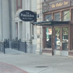 The Parker Inn & Suites - Hotel front