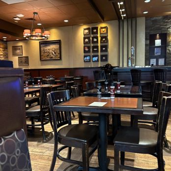LongHorn Steakhouse - the dining area - American Near Me - Atlanta, Georgia LongHorn Steakhouse - the dining area - American Near Me - Atlanta, Georgia