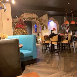 Puerto Vallarta Restaurant - Nice Mexican hats