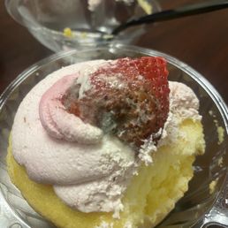 Japanese chiffon cupcake Japanese chiffon cupcake
