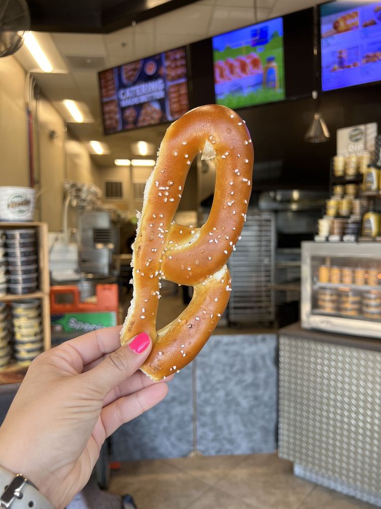 PHILLY PRETZEL FACTORY Updated August 2024 17 Reviews 1885 Swamp