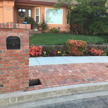 Jasso Landscaping - Mailbox in brick pillar with brick sidewalk - Landscaping Near Me Jasso Landscaping - Mailbox in brick pillar with brick sidewalk - Landscaping Near Me