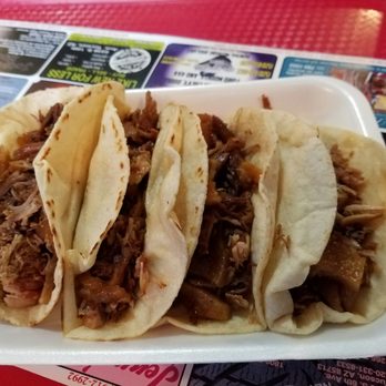 Carnitas La Yoca - Tacos de carnitas with cueros pre fixins - Mexican Near Me - Tucson, Arizona