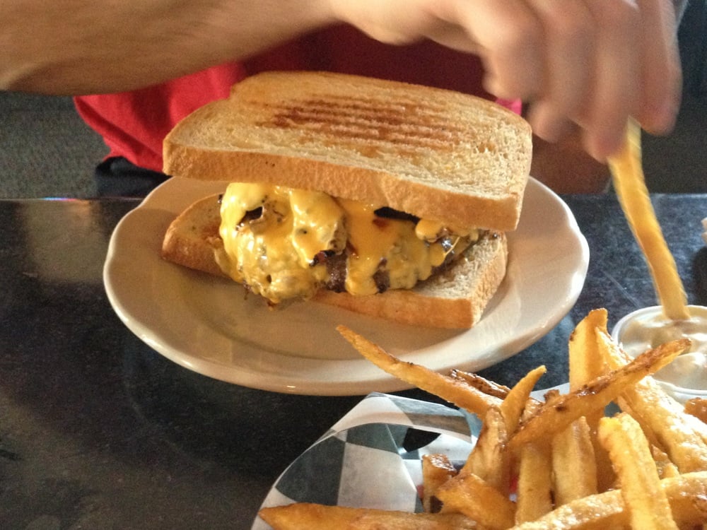 Food from Rookies Sports Bar