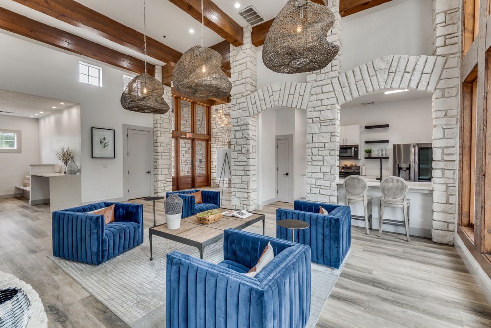 THE HEIGHTS APARTMENTS AND TOWNHOMES Request Information 20 Photos