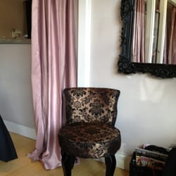 Skin Trip And Lash Lounge - The other side and a funky chair while I wait.