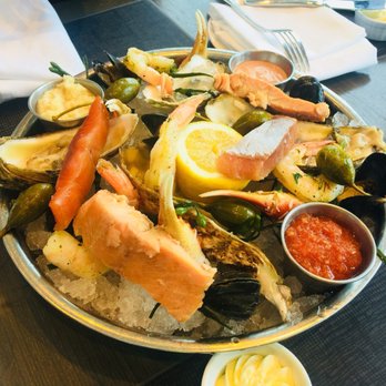 360 Restaurant - Canadian (New) Near Me - Toronto, Ontario