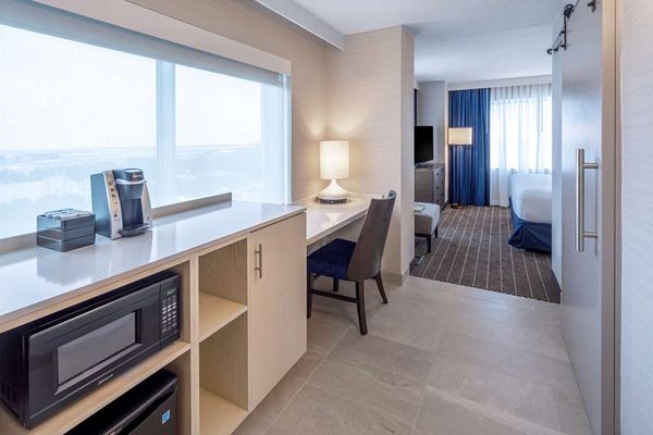 Embassy Suites by Hilton Boston at Logan Airport by null