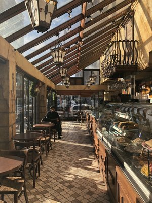Café Castel - Déjeuner Diner - Sandwiches Salads - Smoothies Dessert by null