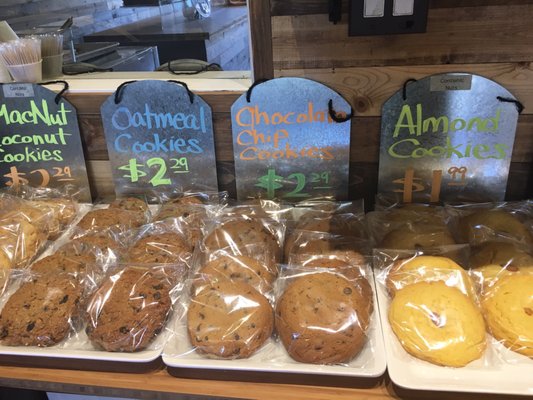 Maui Bread Company by null