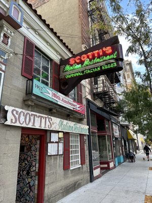 Scotti's Italian Restaurant by null