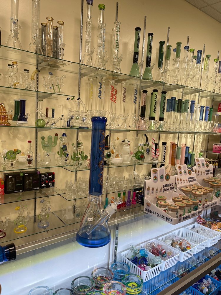 MOHEGAN SMOKE SHOP FAIRFIELD Updated September 2024 22 Photos