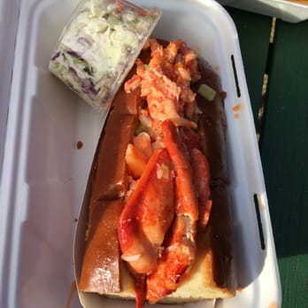 Sam's Chowdermobile - Omg those lobster claws!!! - Food Trucks Near Me Sam's Chowdermobile - Omg those lobster claws!!! - Food Trucks Near Me