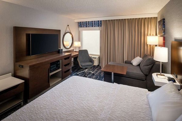 HAMPTON INN LONG ISLAND/COMMACK - 93 Photos & 44 Reviews - Hotels - 680 ...