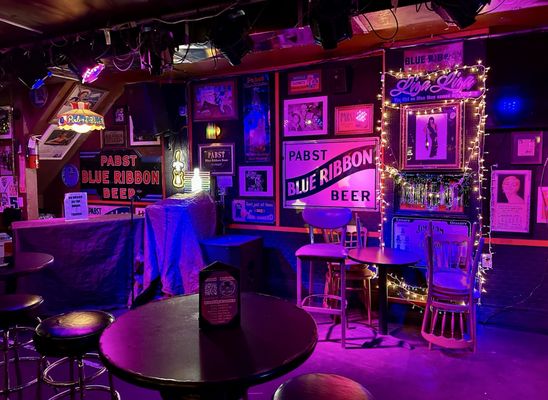 Bob and Barbara's Lounge by null