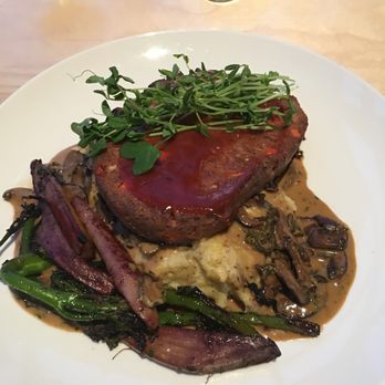 Hinterland Brewery - HIGHLAND VENISON MEATLOAF whipped potato, twin elms carrots, broccolini, luna stout mushroom gravy - New American Near Me - Green Bay, Wisconsin