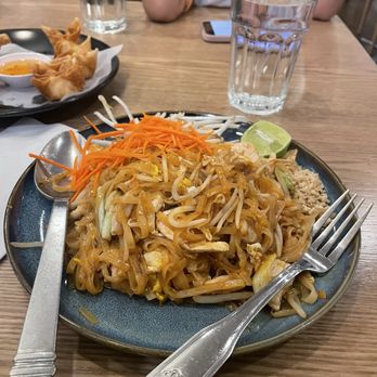 Krua Siam - Chicken Pad Thai - Thai Near Me - Garden Grove, California Krua Siam - Chicken Pad Thai - Thai Near Me - Garden Grove, California