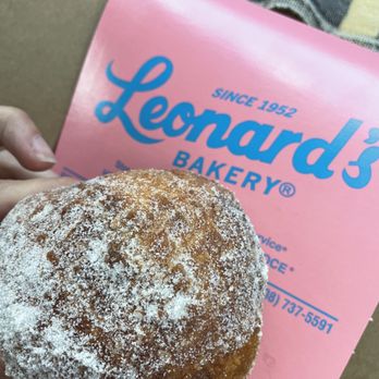 Leonard's Bakery - Malasada - Bakeries Near Me - Honolulu, Hawaii Leonard's Bakery - Malasada - Bakeries Near Me - Honolulu, Hawaii
