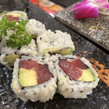 Sushi Yama - Big pieces of tuna! - Sushi Bars Near Me - Orlando, Florida