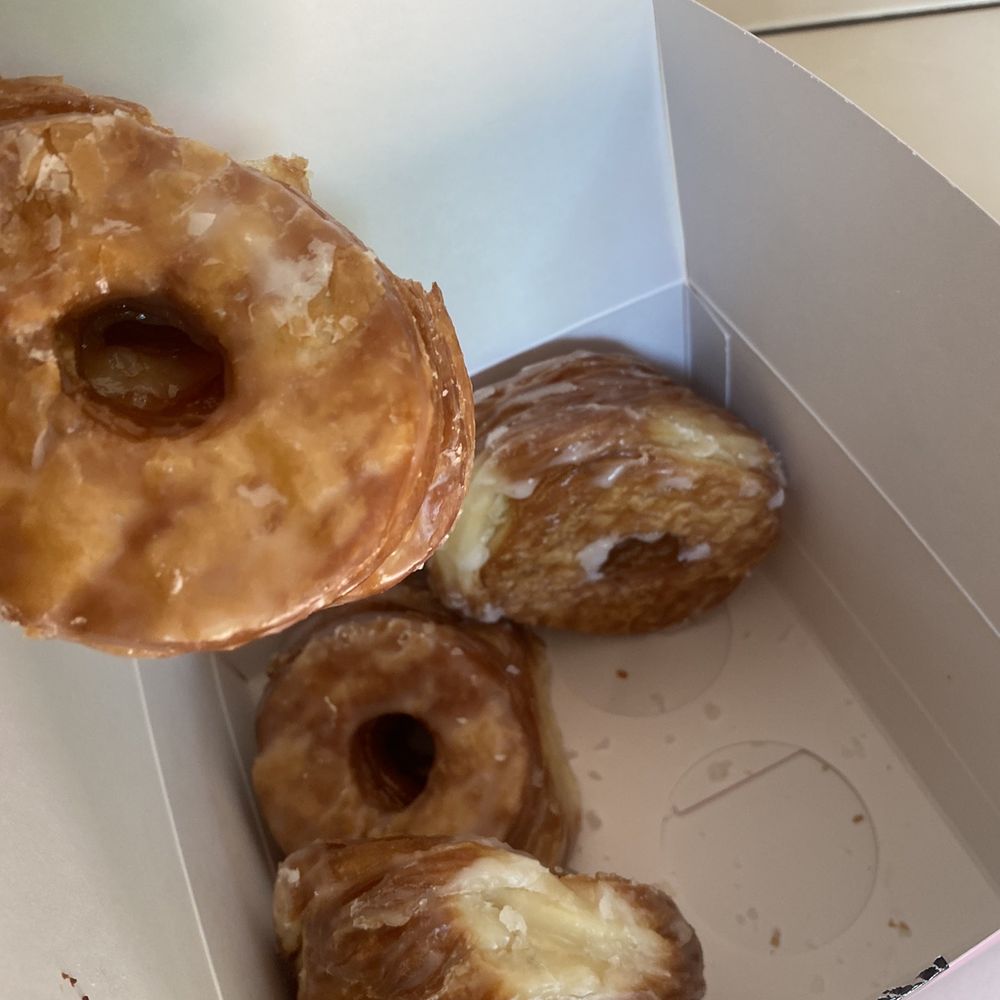 Wendy's Donuts - I love cronuts - Bakeries Near Me - Marina del Rey, California Wendy's Donuts - I love cronuts - Bakeries Near Me - Marina del Rey, California