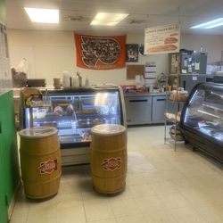 Sonny's Italian Deli - Inside