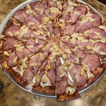 Abby's Legendary Pizza - This was on sale 16" Hawaiian with Canadian Bacon. - Pizza Near Me - Junction City, Oregon