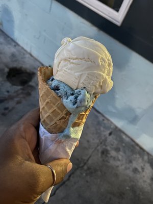 Lolly's Creamery by null