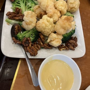 Cafe Hong Kong - Shrimp & walnuts - Cantonese Near Me - New York, New York