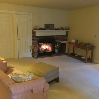 Pine Hollow Cottage - Common room.  Great for joining other guest or quiet time. - Bed & Breakfast Near Me - Galena, Illinois