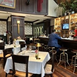 Alouette Bistro
