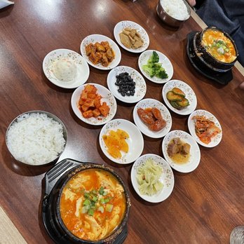 Hosoonyi Korean Restaurant - Banchans - Korean Near Me - Edmonds, Washington Hosoonyi Korean Restaurant - Banchans - Korean Near Me - Edmonds, Washington
