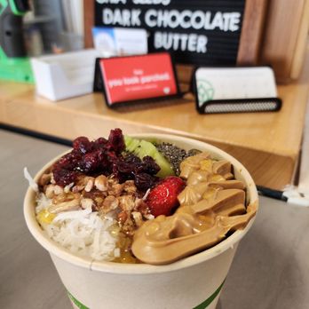 Parched - Green bowl smoothie - Juice Bars & Smoothies Near Me - Indianapolis, Indiana