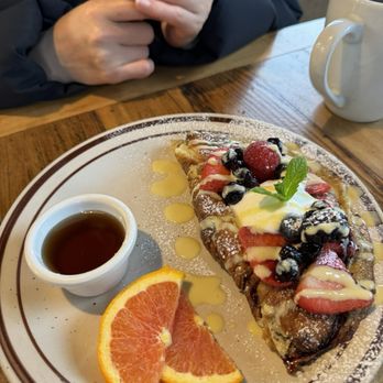 Café Etoile - Croissant French Toast - French Near Me - Berkeley, California Café Etoile - Croissant French Toast - French Near Me - Berkeley, California