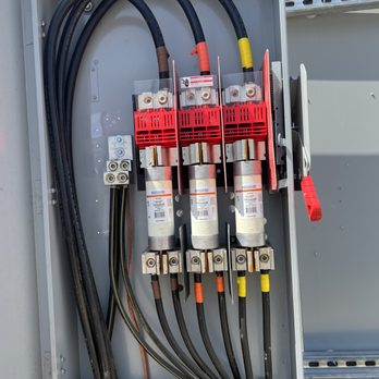 AES Affordable Electrical Services - Inside 3 phase 400 amp disconnect - Electricians Near Me AES Affordable Electrical Services - Inside 3 phase 400 amp disconnect - Electricians Near Me