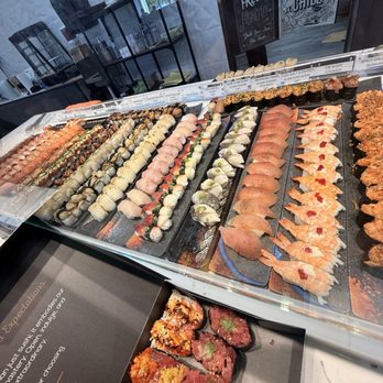FOB Poke Bar - Sushi Bars Near Me - Tukwila, Washington