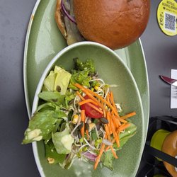 Hans Im Glück - Smash Burger w. Toss Greens