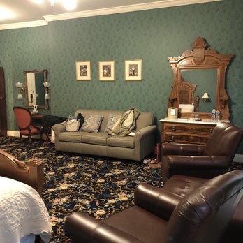 Kingsley Inn - View of our room. - Hotels Near Me - Fort Madison, Iowa