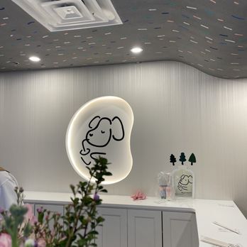 Machi Machi - a sign in a restaurant - Bubble Tea Near Me - Montreal, Quebec