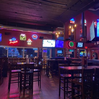 Nitty Gritty Middleton - Inside - American Near Me - Middleton, Wisconsin